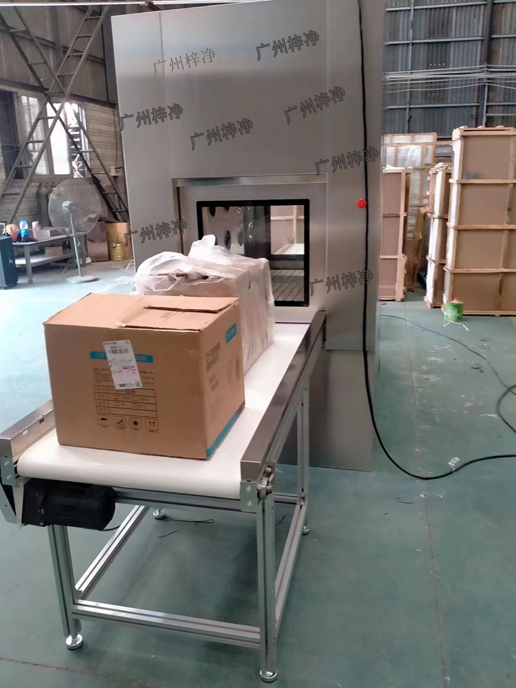 輸送線風淋傳遞窗與輸送線貨淋室是潔凈室中用于物品傳遞和空氣凈化的關鍵設備。