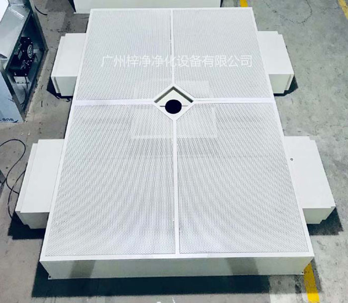 層流送風(fēng)天花通過高效過濾器過濾后的空氣以均勻流速向下送風(fēng)