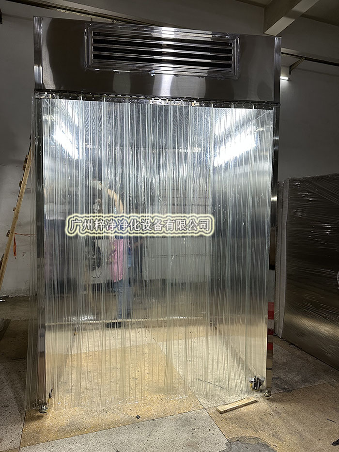 打開(kāi)層流罩取樣車的門，確保層流罩運(yùn)行正常，無(wú)異常噪音。